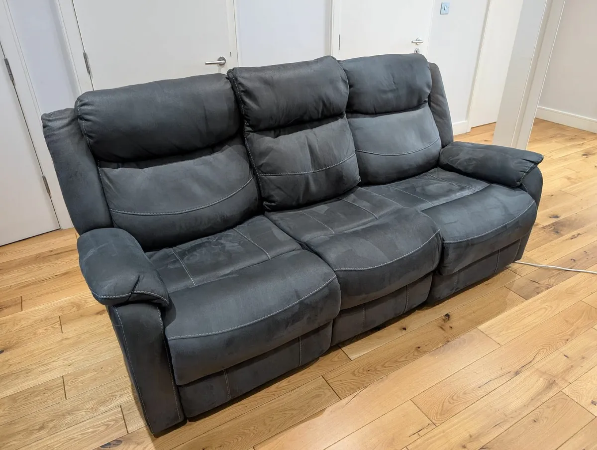 Sofa & Recliner Chairs with Charging Ports - Image 1