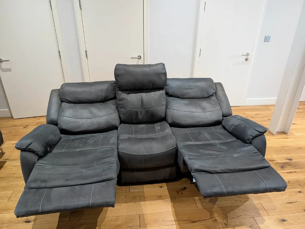 Sofa & Recliner Chairs with Charging Ports - Image 4