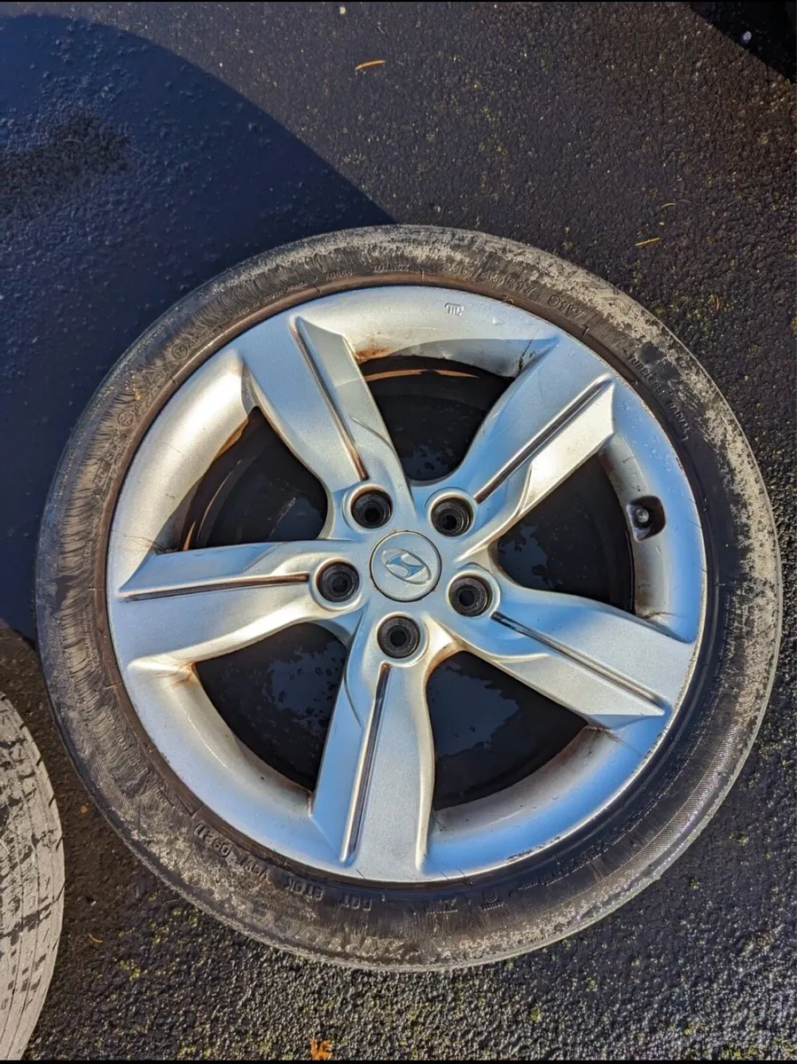 Three Hyundai Veloster Wheels 17 inch 5x114 - Image 2