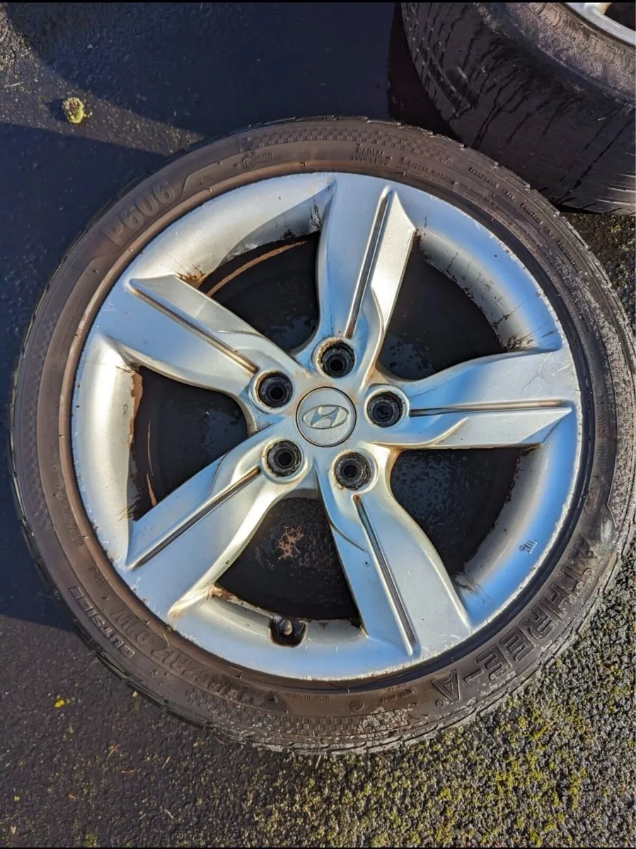 Three Hyundai Veloster Wheels 17 inch 5x114 - Image 3