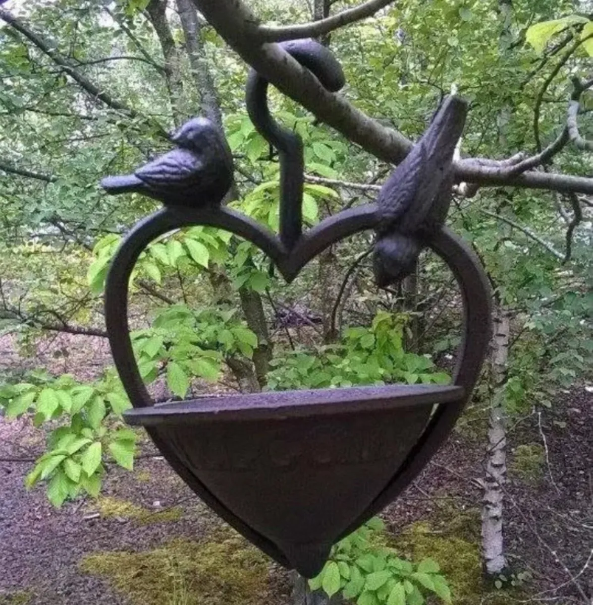 Cast Iron Loveheart Wild Bird Feeder Garden - Image 2