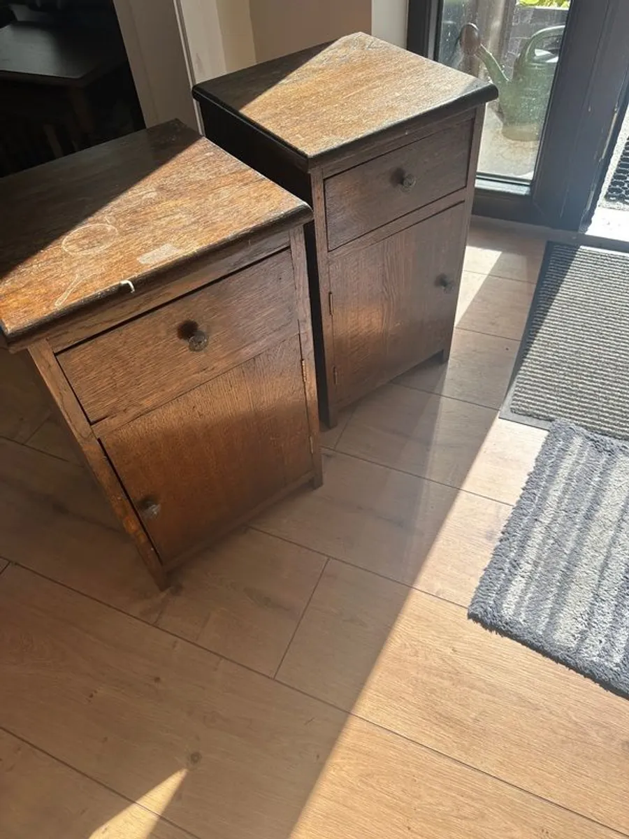 chest of drawers and bedside lockers - Image 3