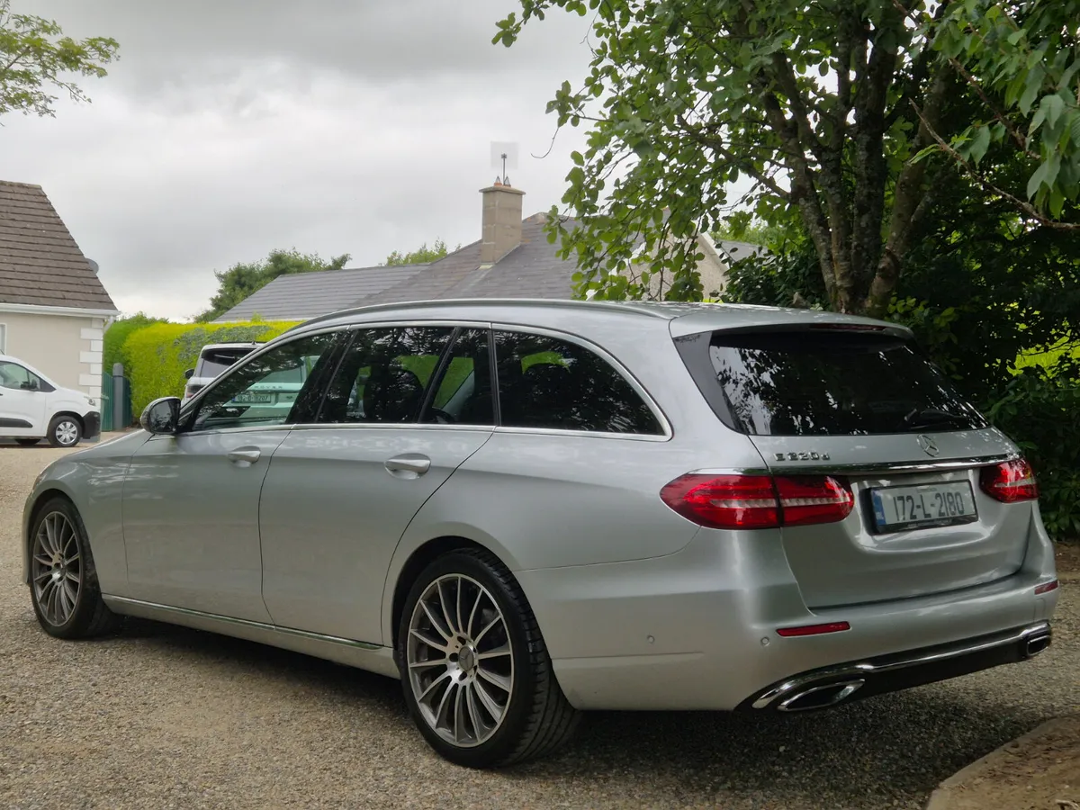 172'MERCEDES E220 CDI - ESTATE - Image 2