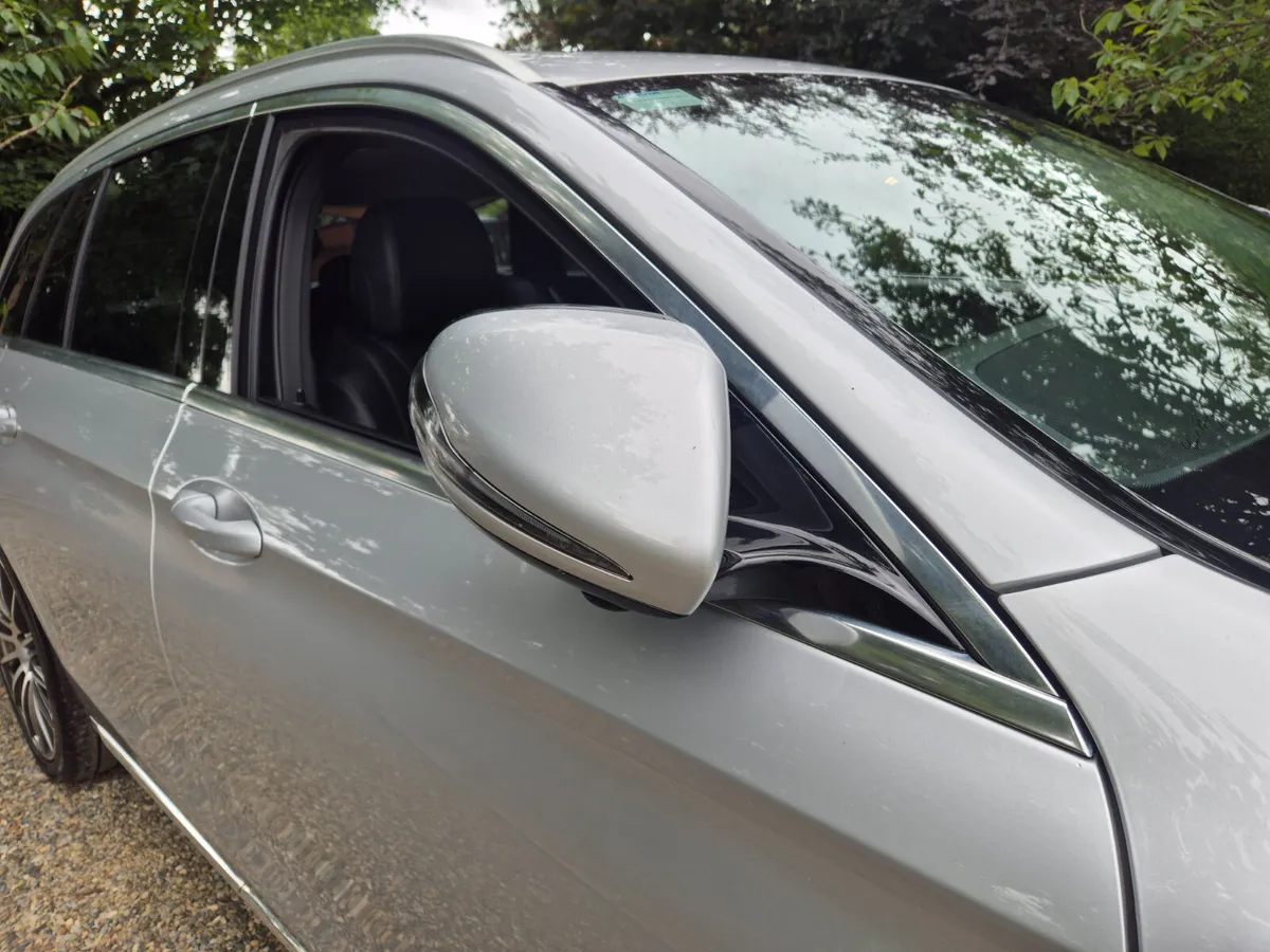 172'MERCEDES E220 CDI - ESTATE - Image 4
