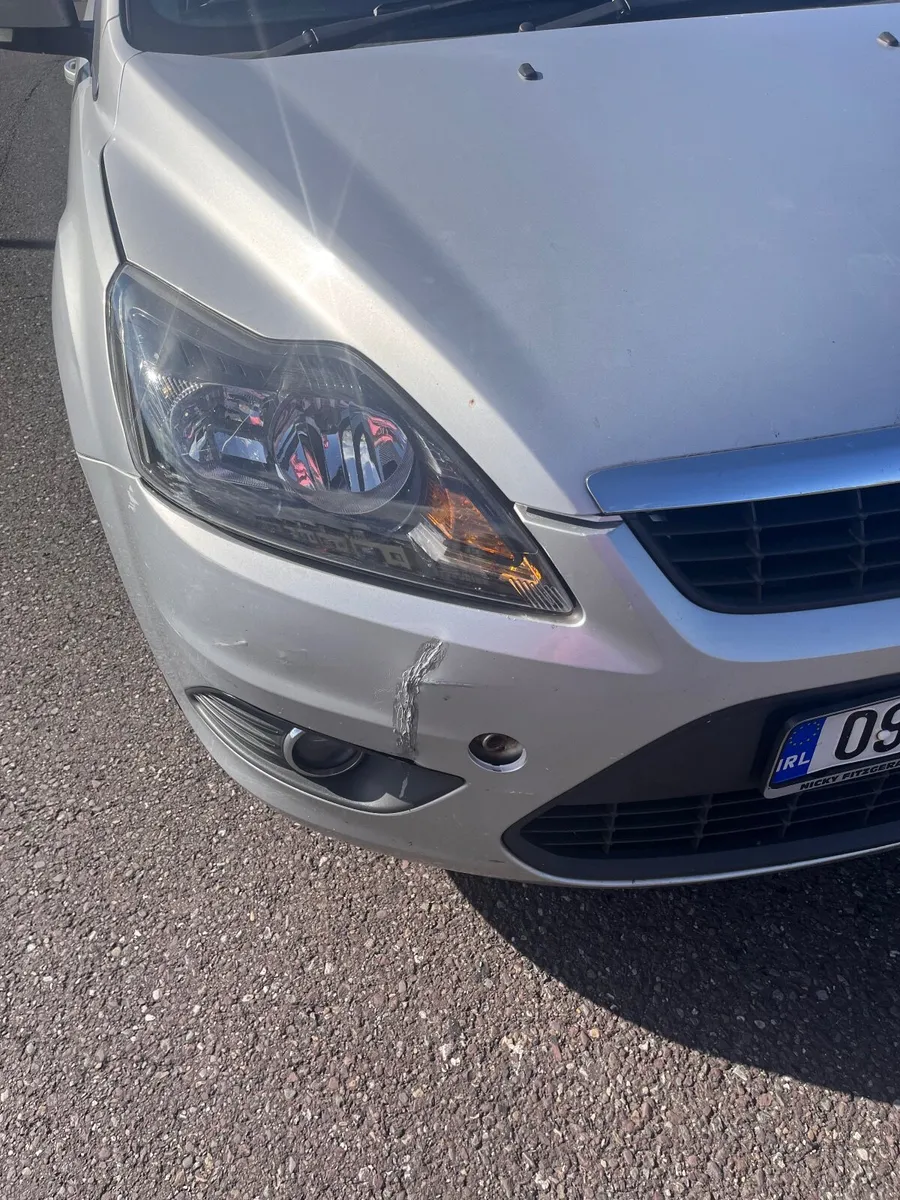 Ford Focus 2009 - Image 2