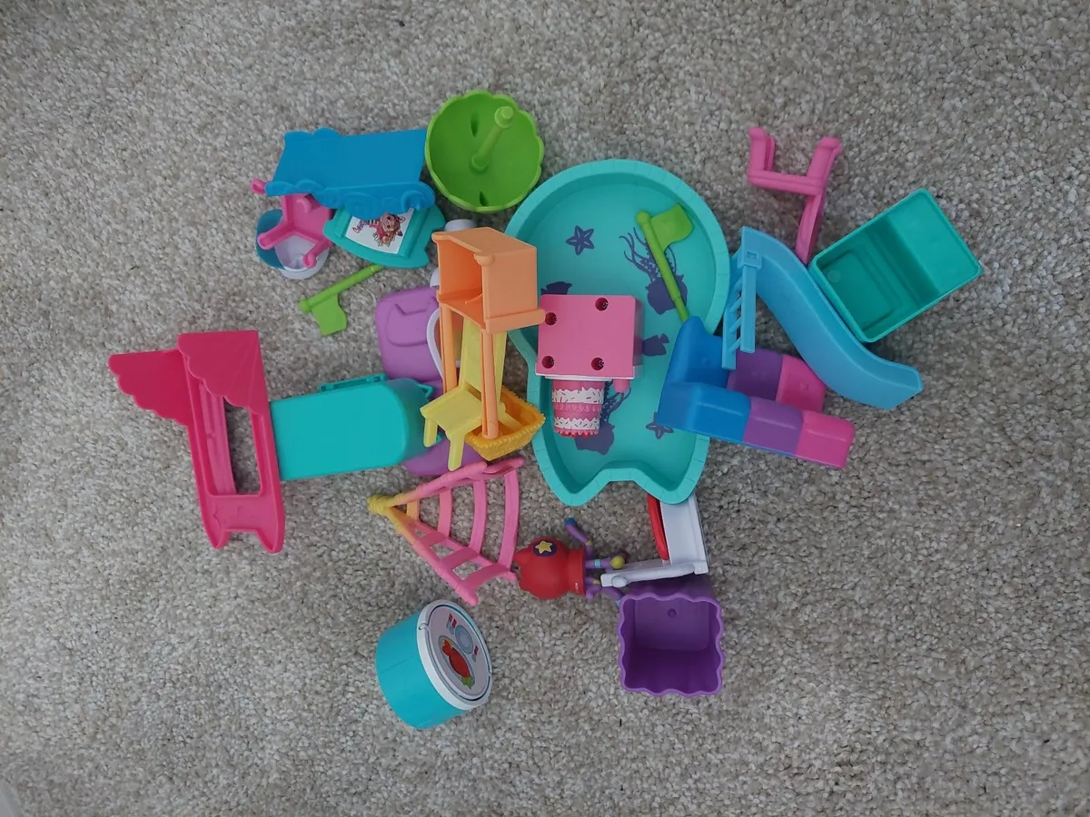 Toys - Image 2