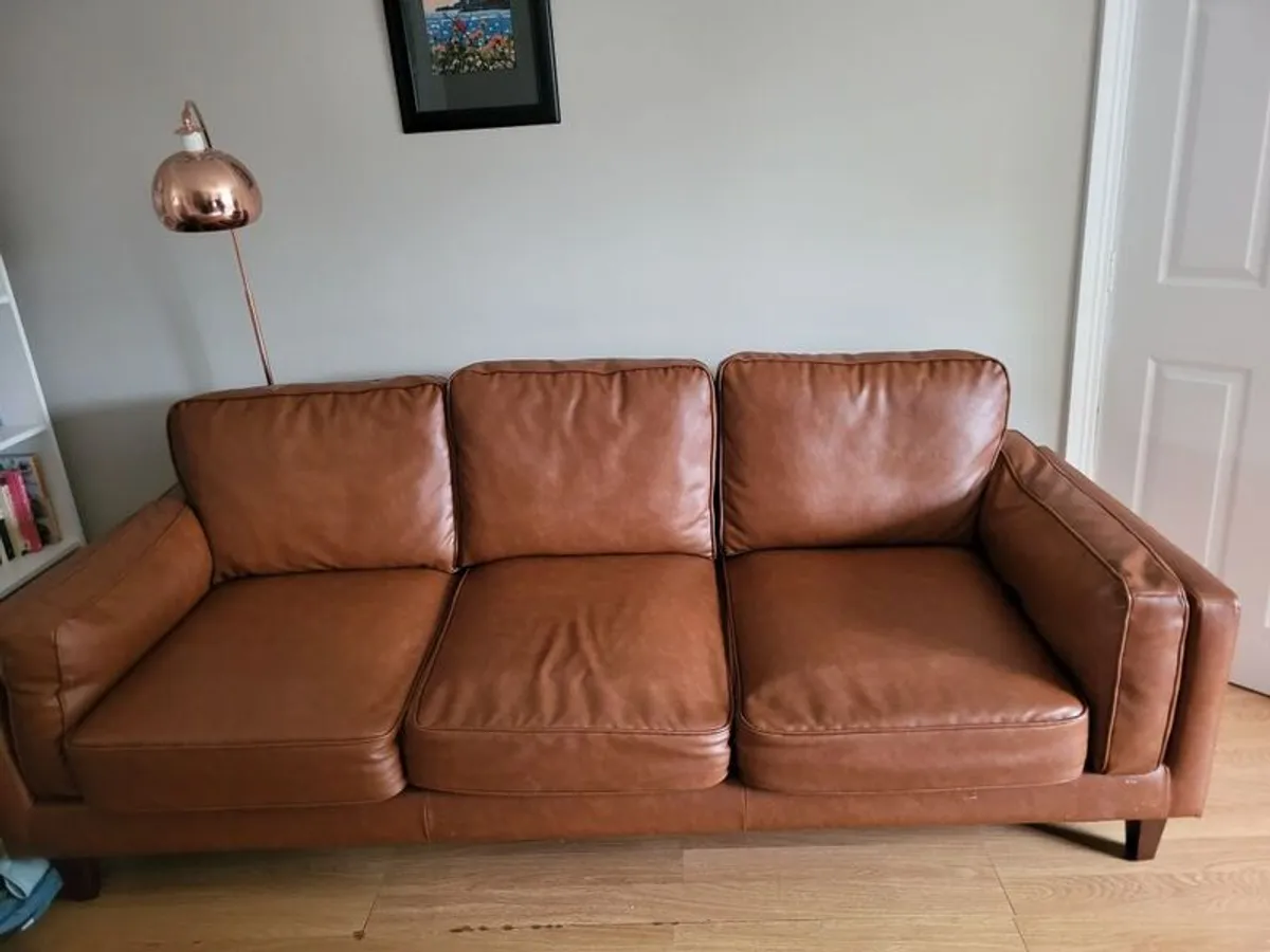 couch - Image 1