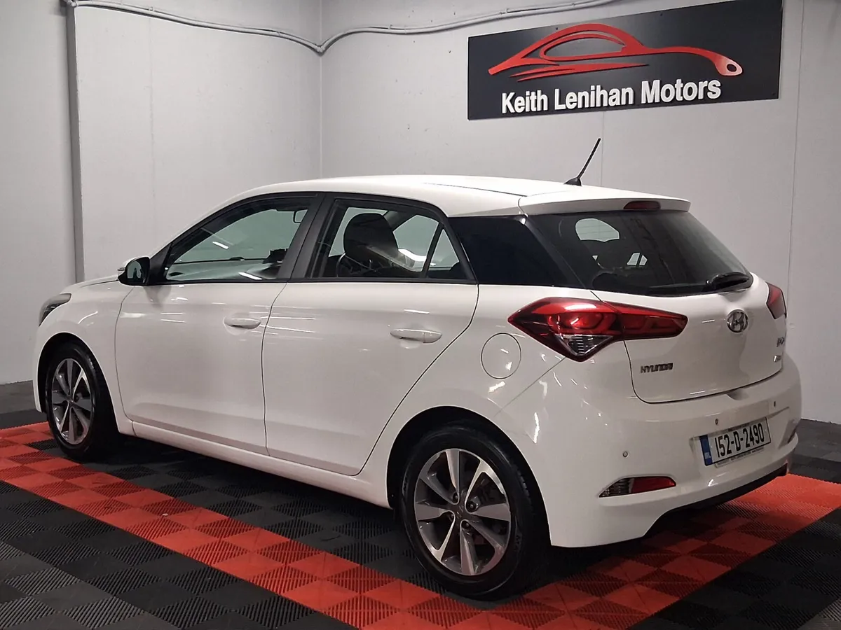 2015 Hyundai i20 **1.2 DELUXE** - Image 4