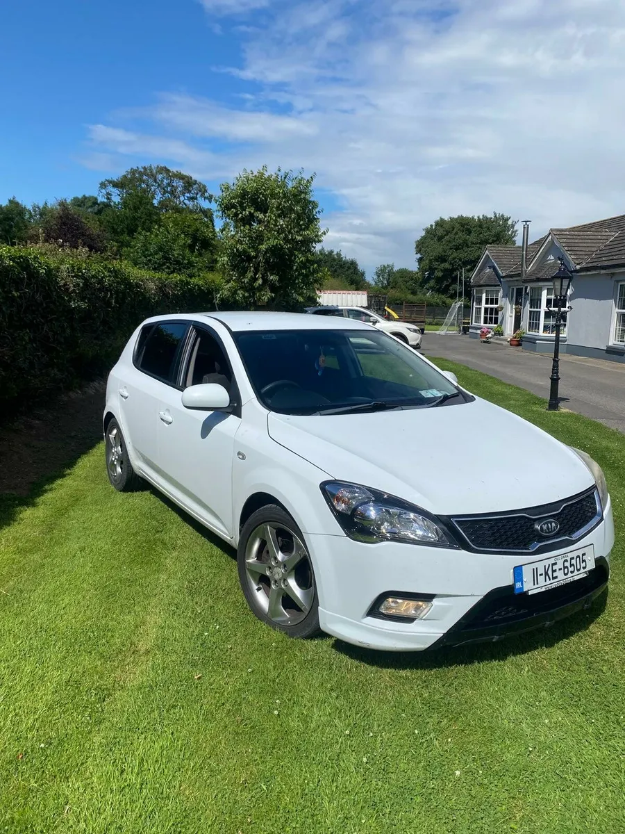 Kia Ceed 2011 - Image 1
