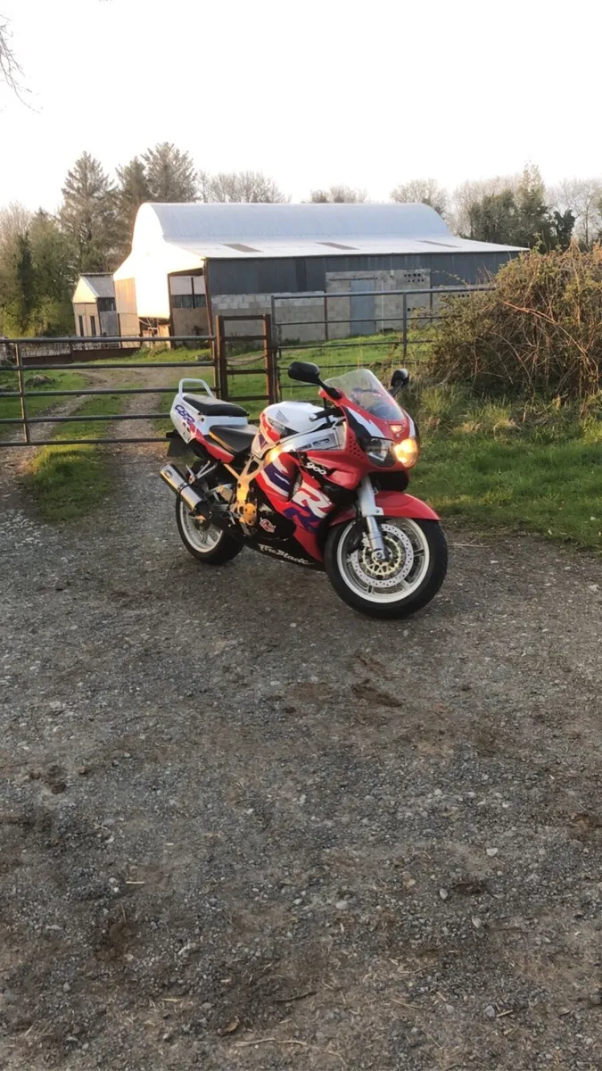 Honda fireblade 918 1997 - Image 1