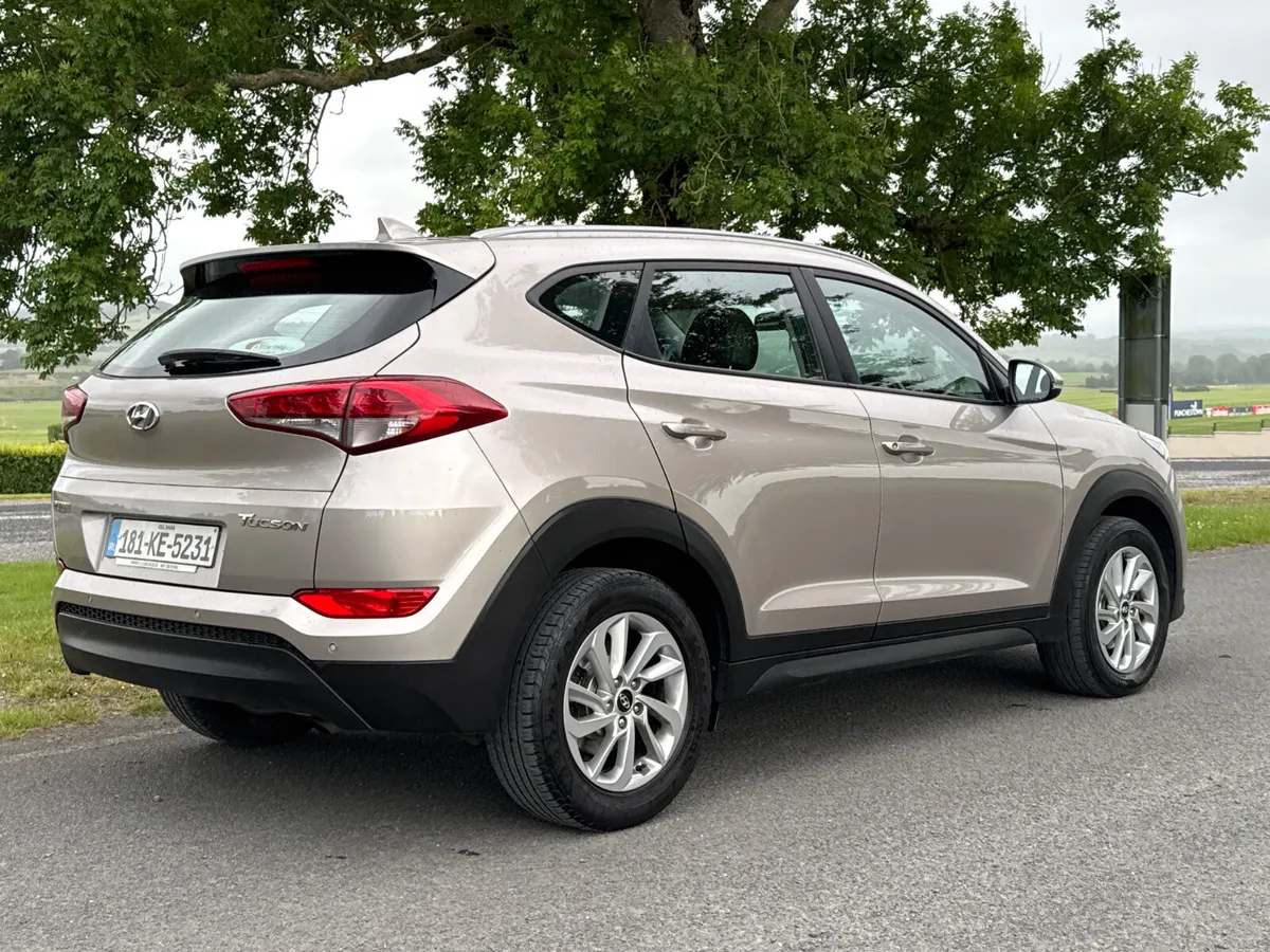 Hyundai Tucson 2018 SE Low mileage - Image 4