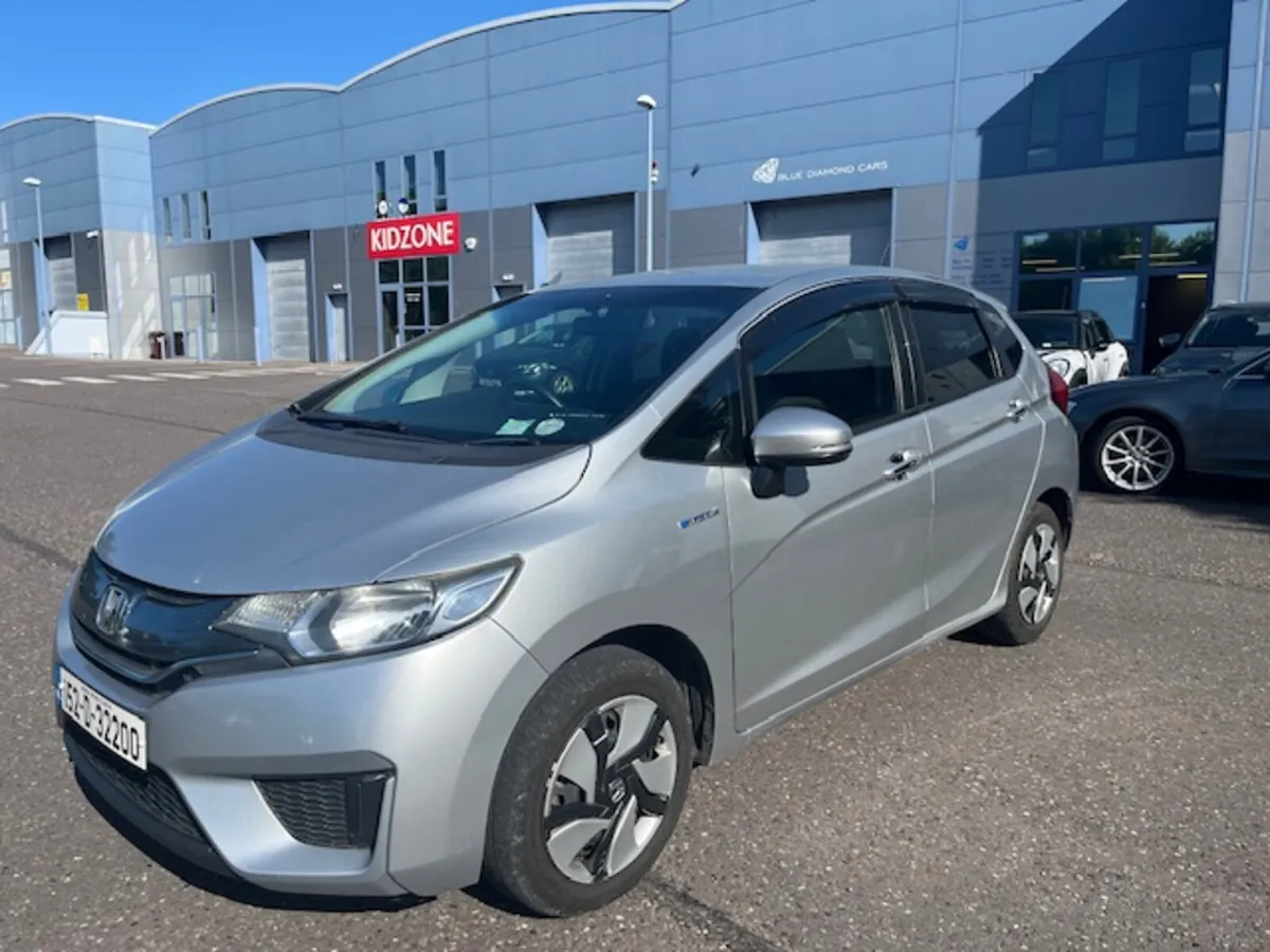 1.5 PETROL- HYBRID 5DR AUTO - Image 3