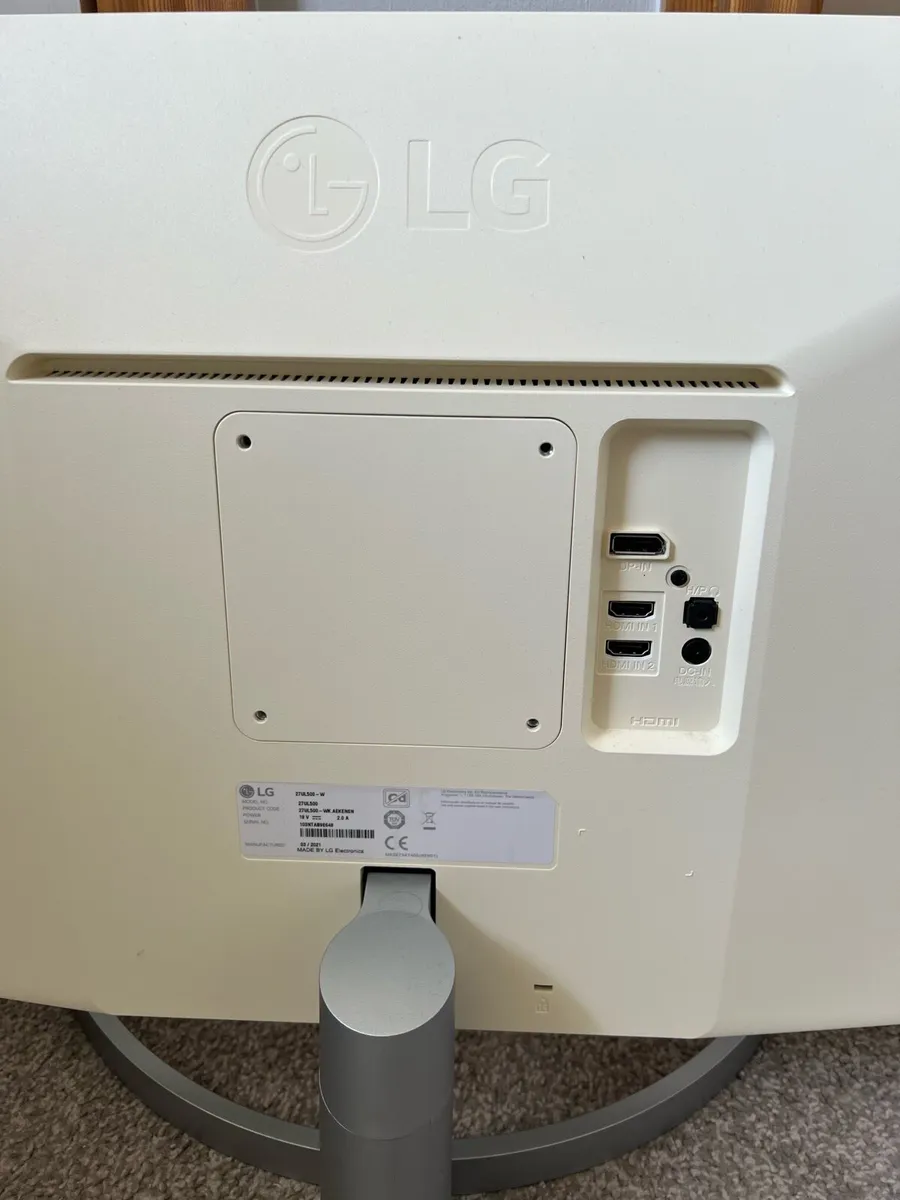 LG 4K 27” Monitors - Image 4
