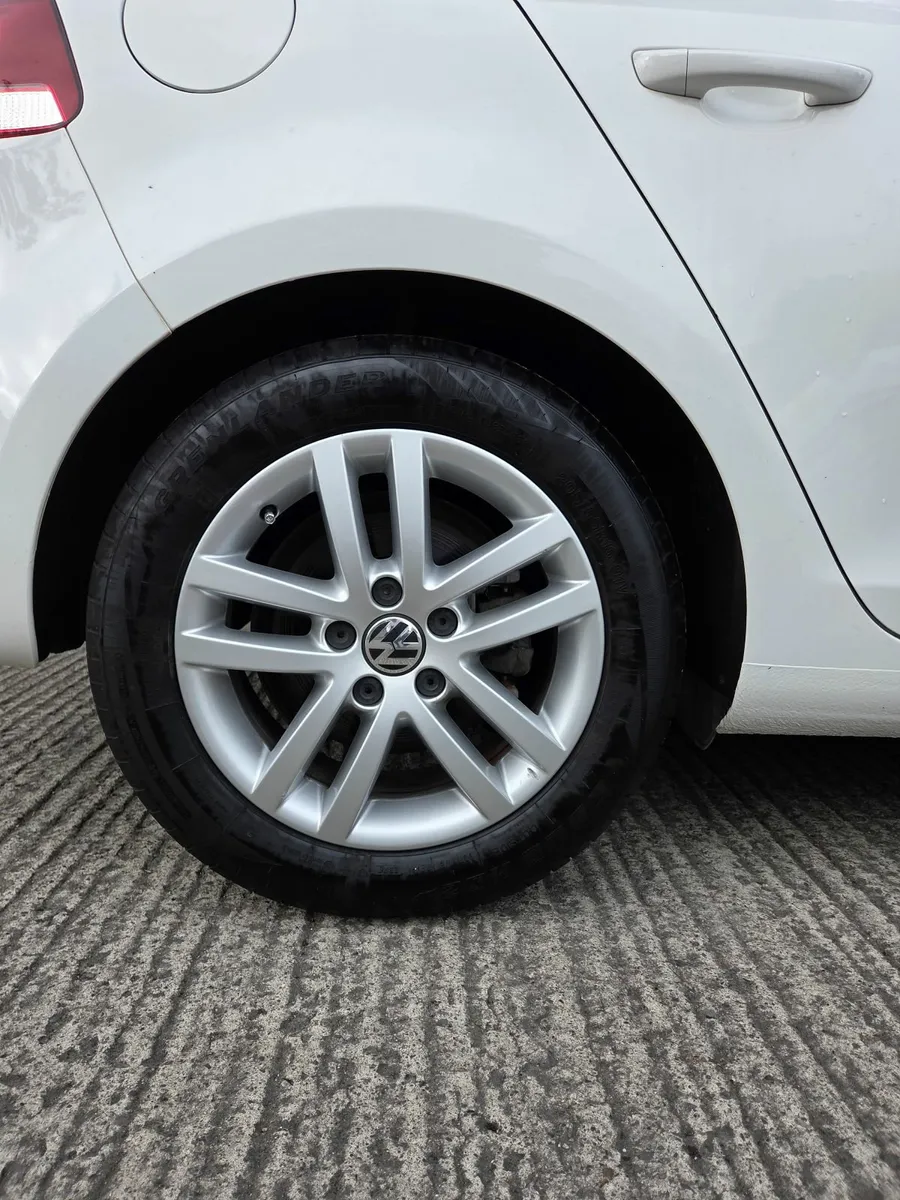 Volkswagen Golf 2012 - Image 2