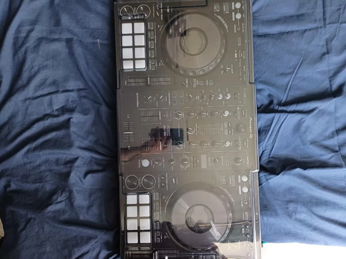 Pioneer DJ DDJ 800 2 Channel Controller Bundle - Image 4