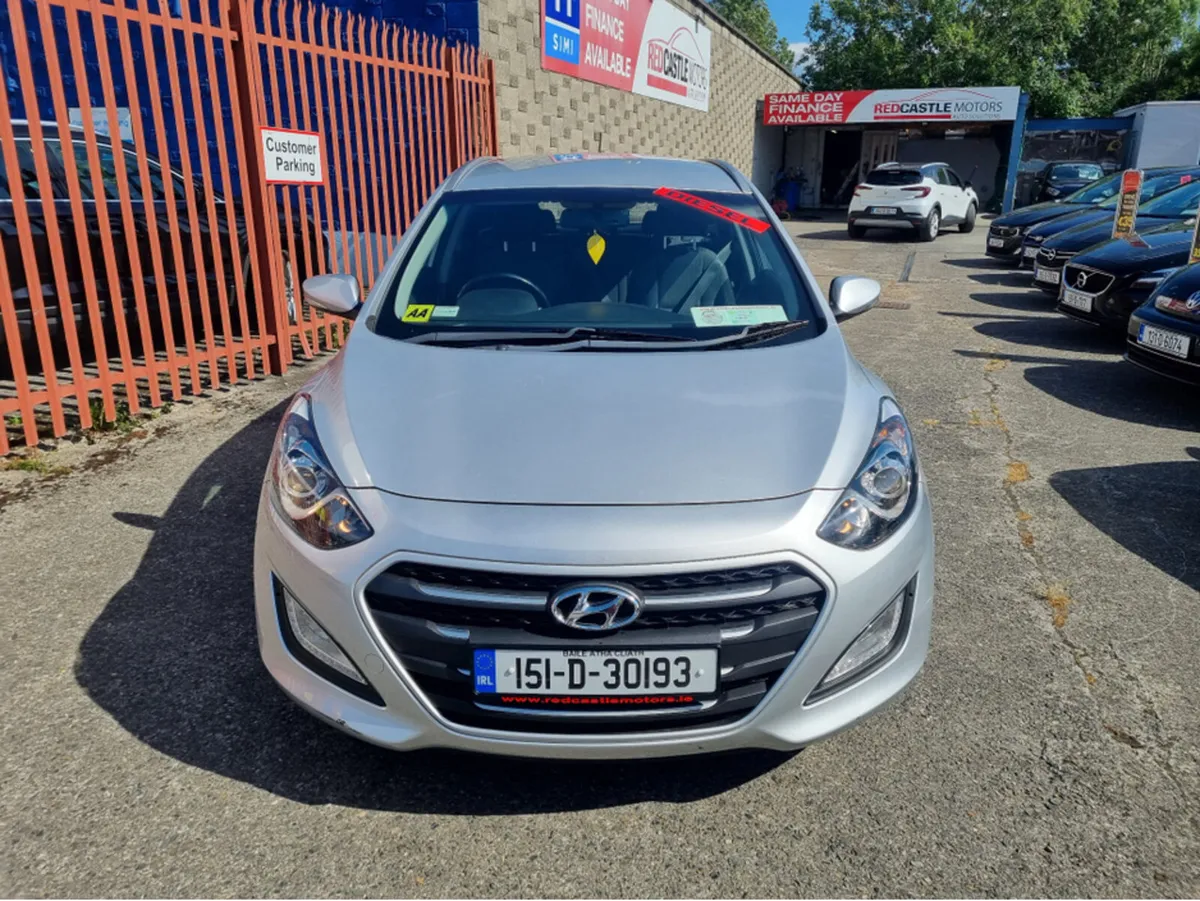 Hyundai i30 1.6 TOURER DELUXE 5DR - Image 2