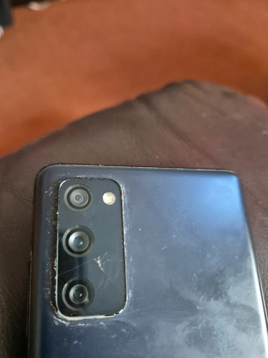 Samsung s 20 fe - Image 3