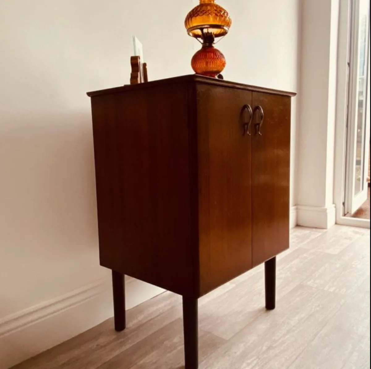 Petite Vintage Record Vinyl Cabinet - Image 4