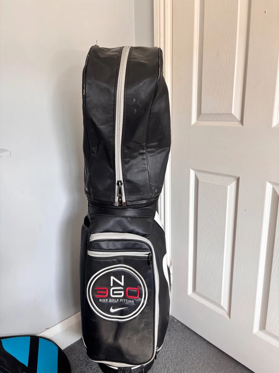 Nike Tour Golf Bag (Rare) - Image 1
