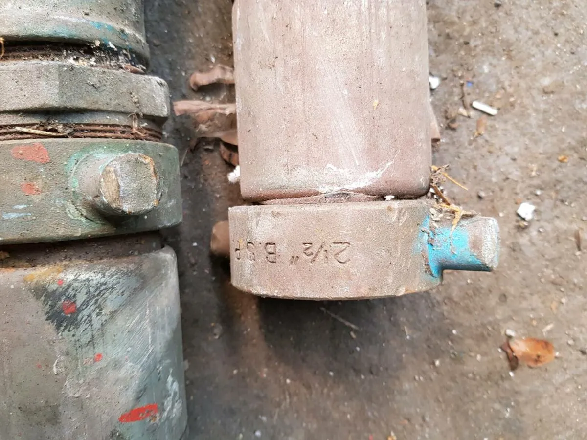 Oil / water delivery hoses - Image 1