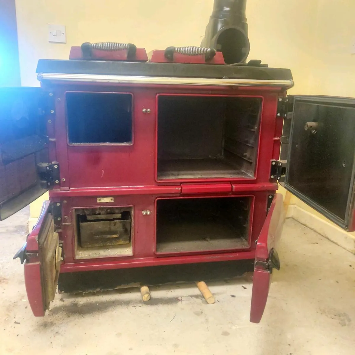 Red Stanley Donard Central Heating Cooker - Image 3