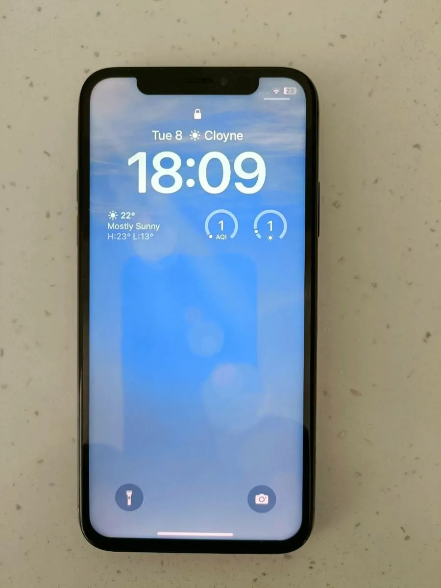 iPhone X - Image 1