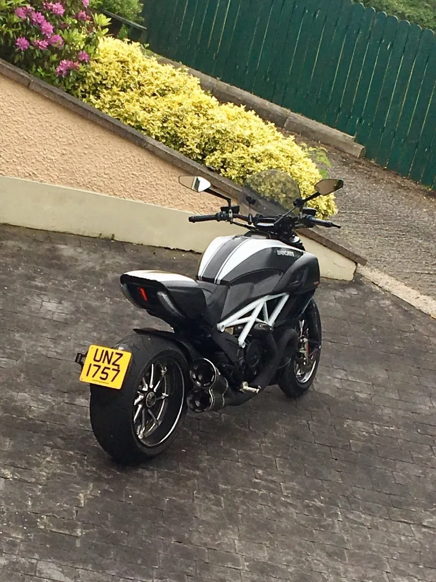 DUCATI Diavel Carbon 2014 - Image 1