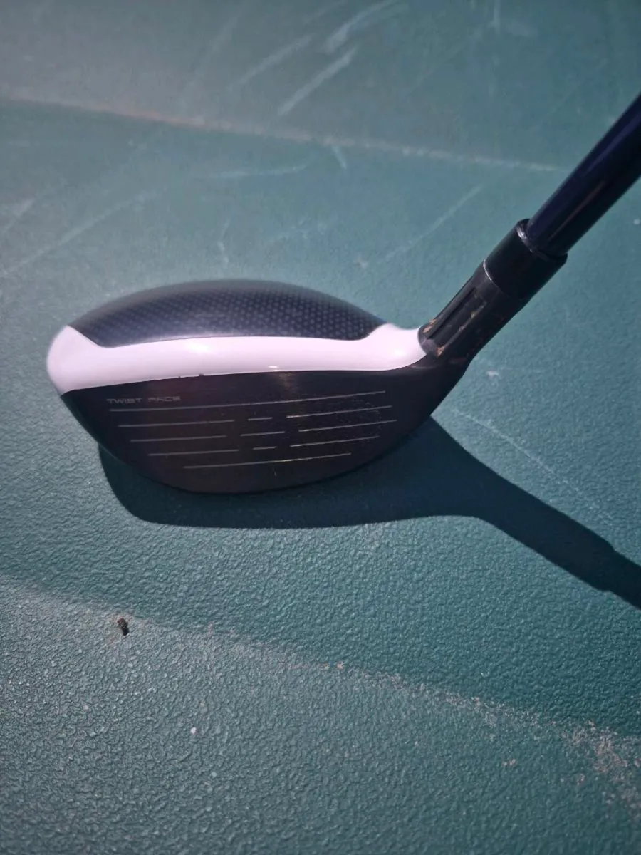 Taylormade Sim 2 rescue 6. 28 degree. - Image 3