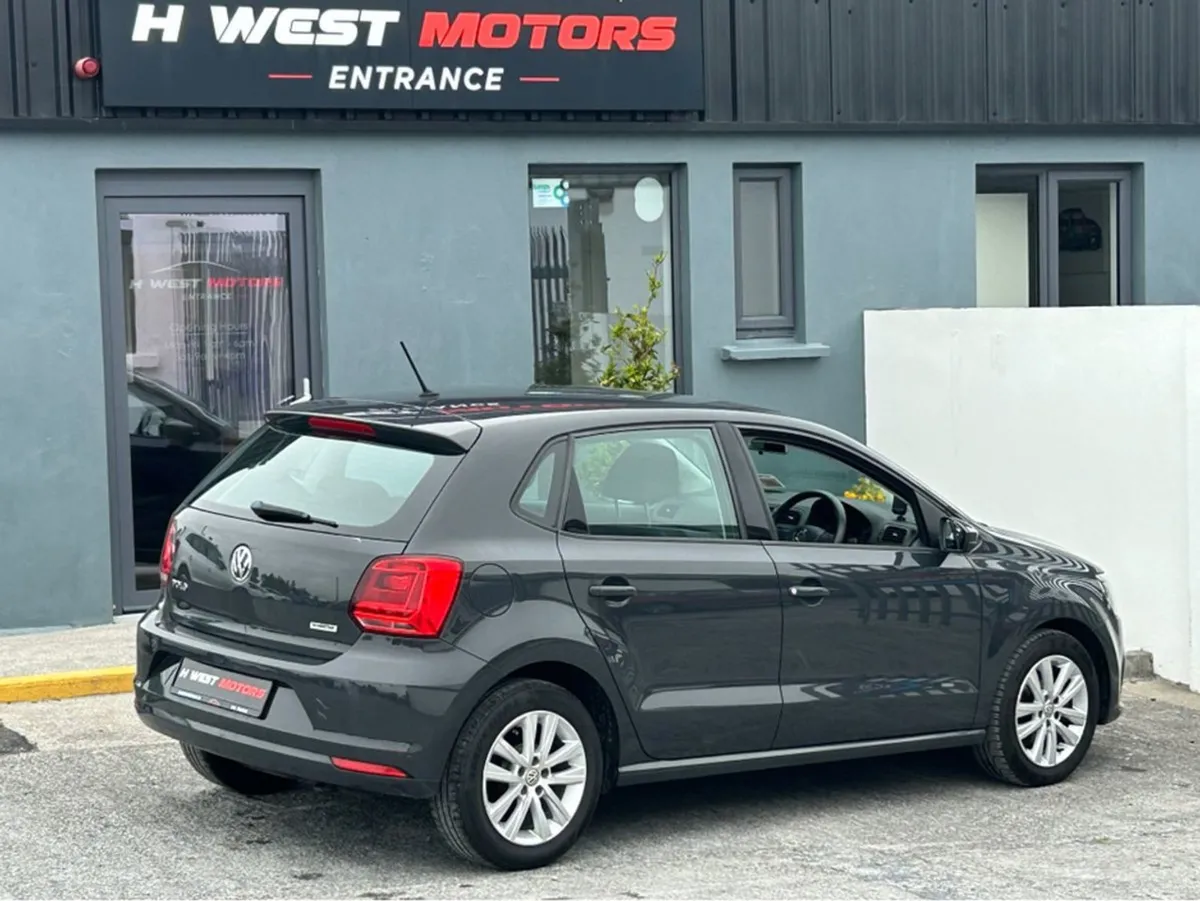 Volkswagen Polo Trendline 1.0 60hp Manual 5speed - Image 3