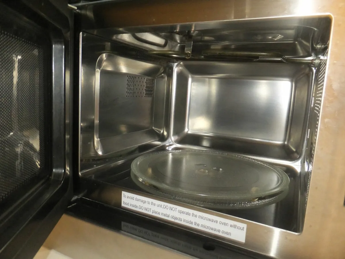 Built in Microwave - Image 3