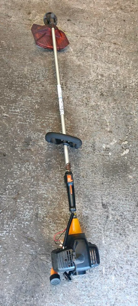 Tanaka grass trimmer - Image 1