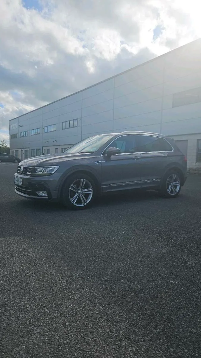 Volkswagen Tiguan R-Line - Image 4