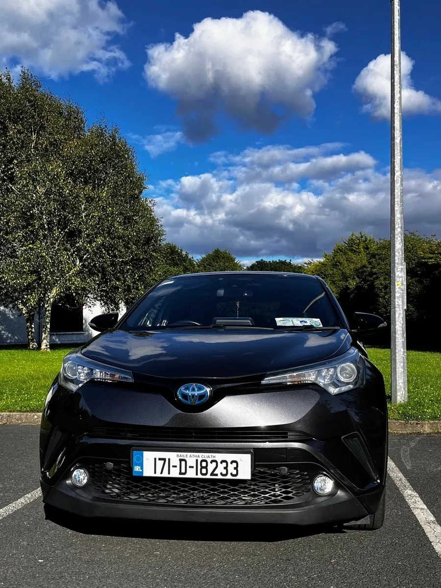 Toyota C-HR 2017 - Image 1