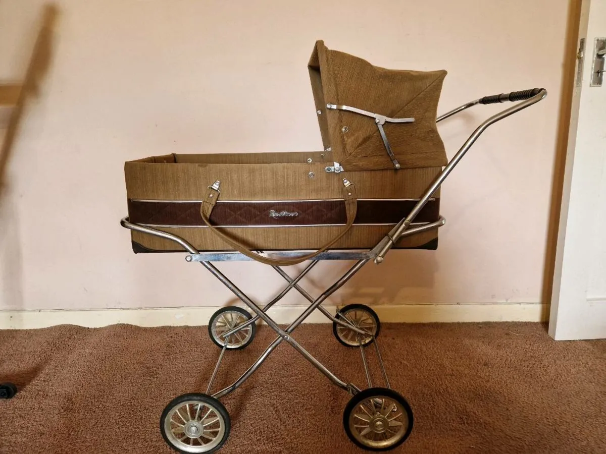 Vintage pram - Image 1