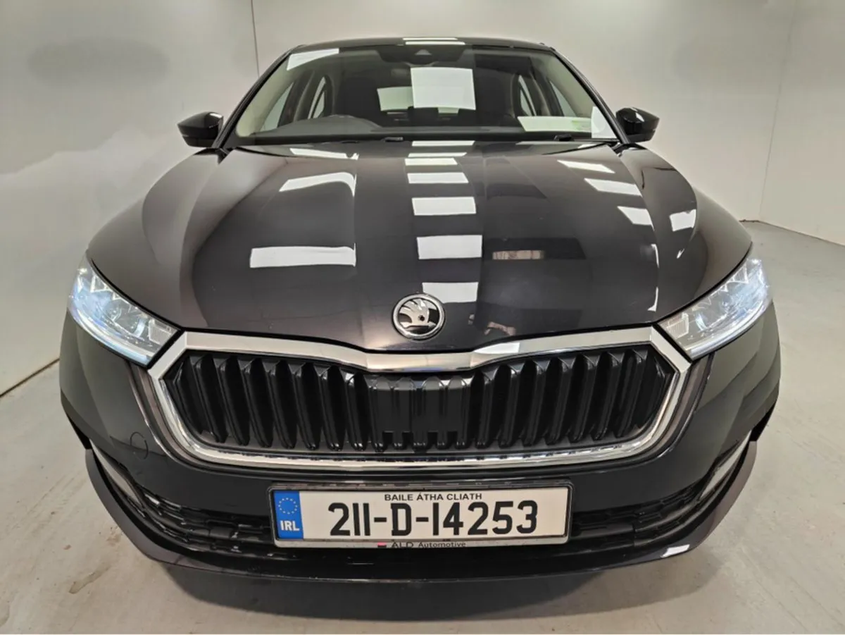 Skoda Octavia Ambition 2.0 TDI 115HP 4DR - Image 2