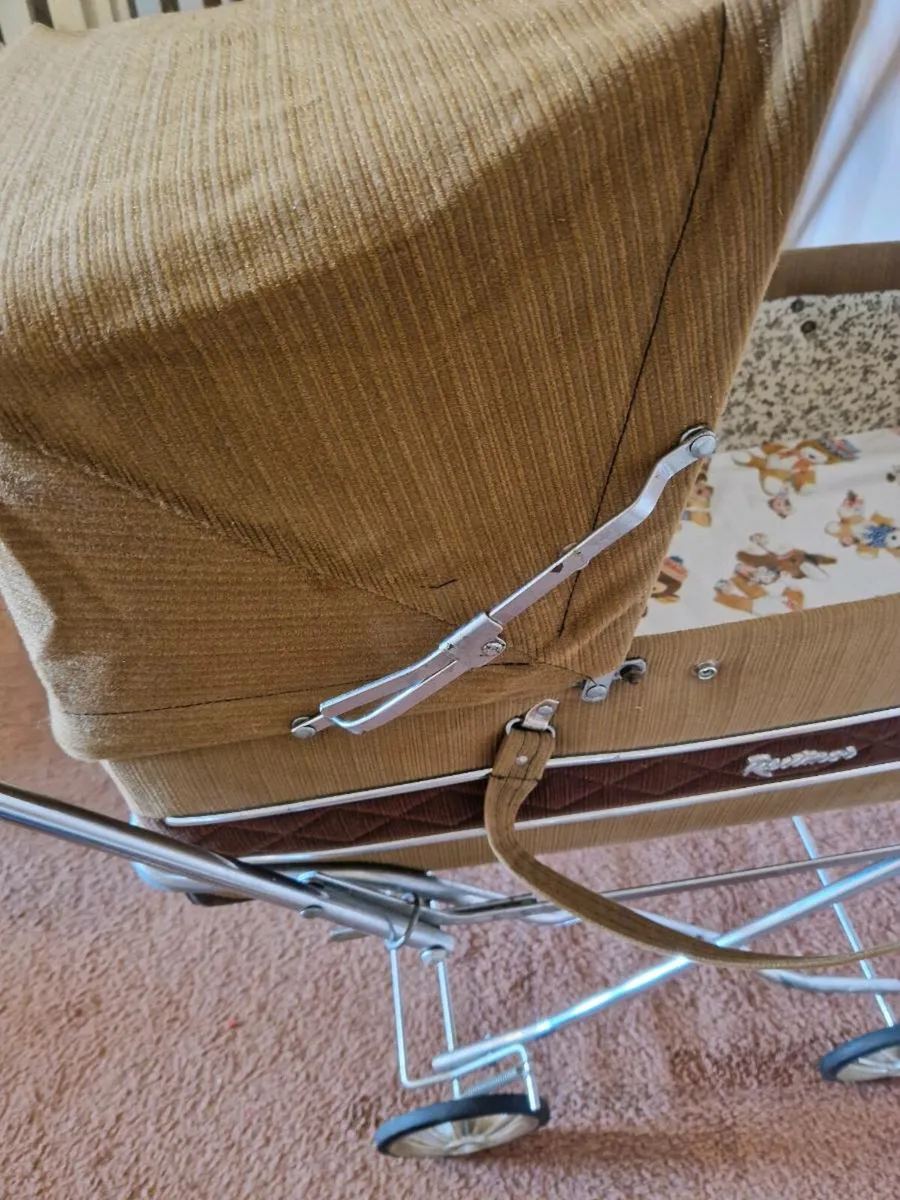 Vintage pram - Image 3