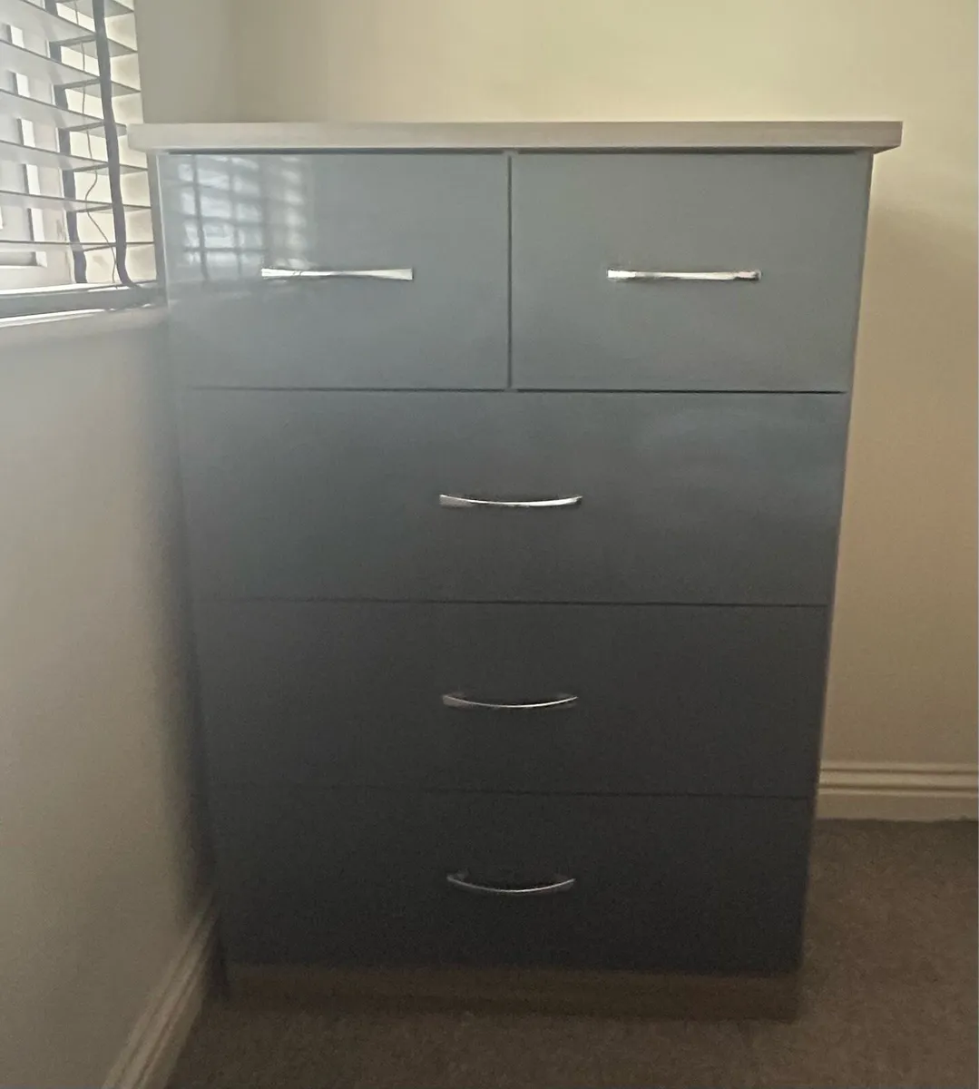 Chest of drawers - Image 1