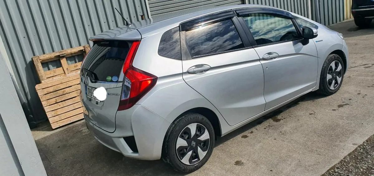 171 HONDA FIT HYBRID - Image 4