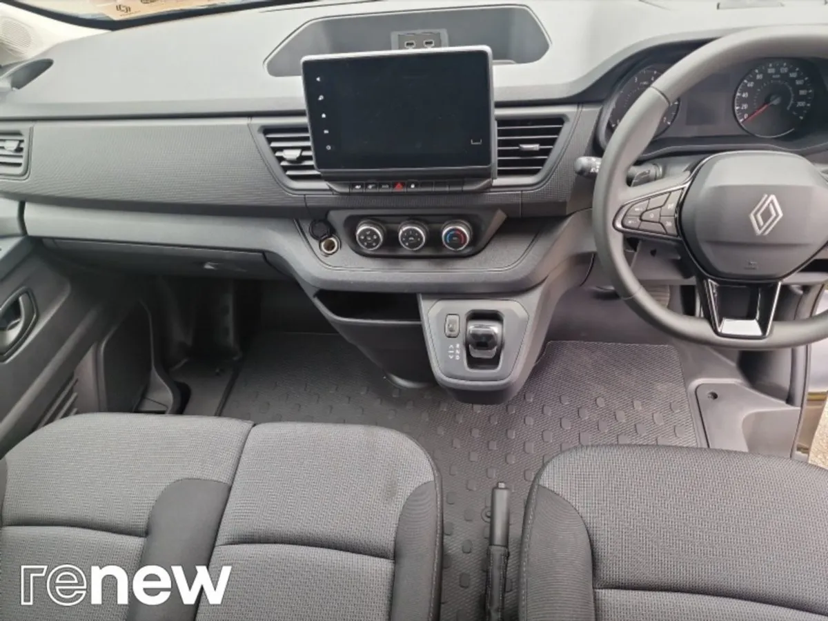 Renault Trafic Ll30 150 Advance EDC Auto 9 Speed - Image 2