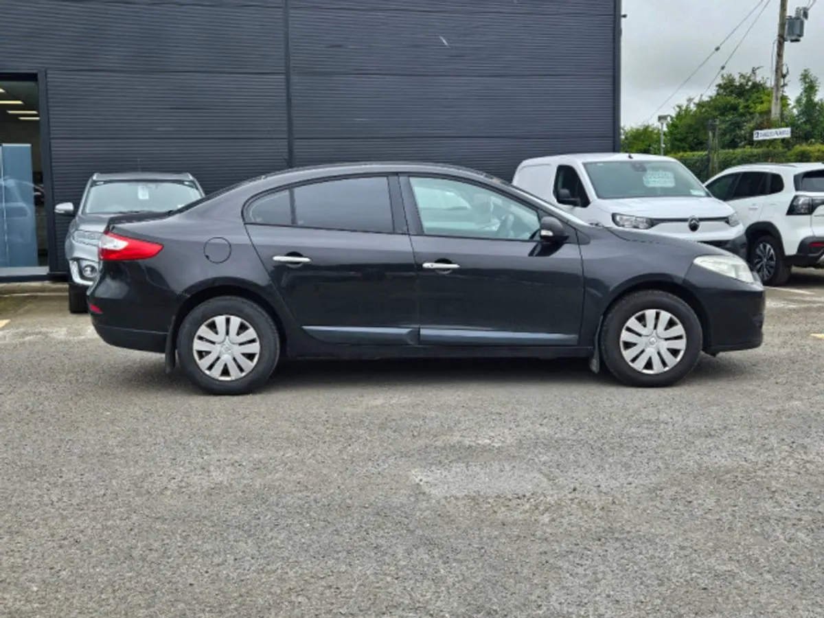 Renault Fluence Expression 1.5 DCI 90 4DR - Image 3