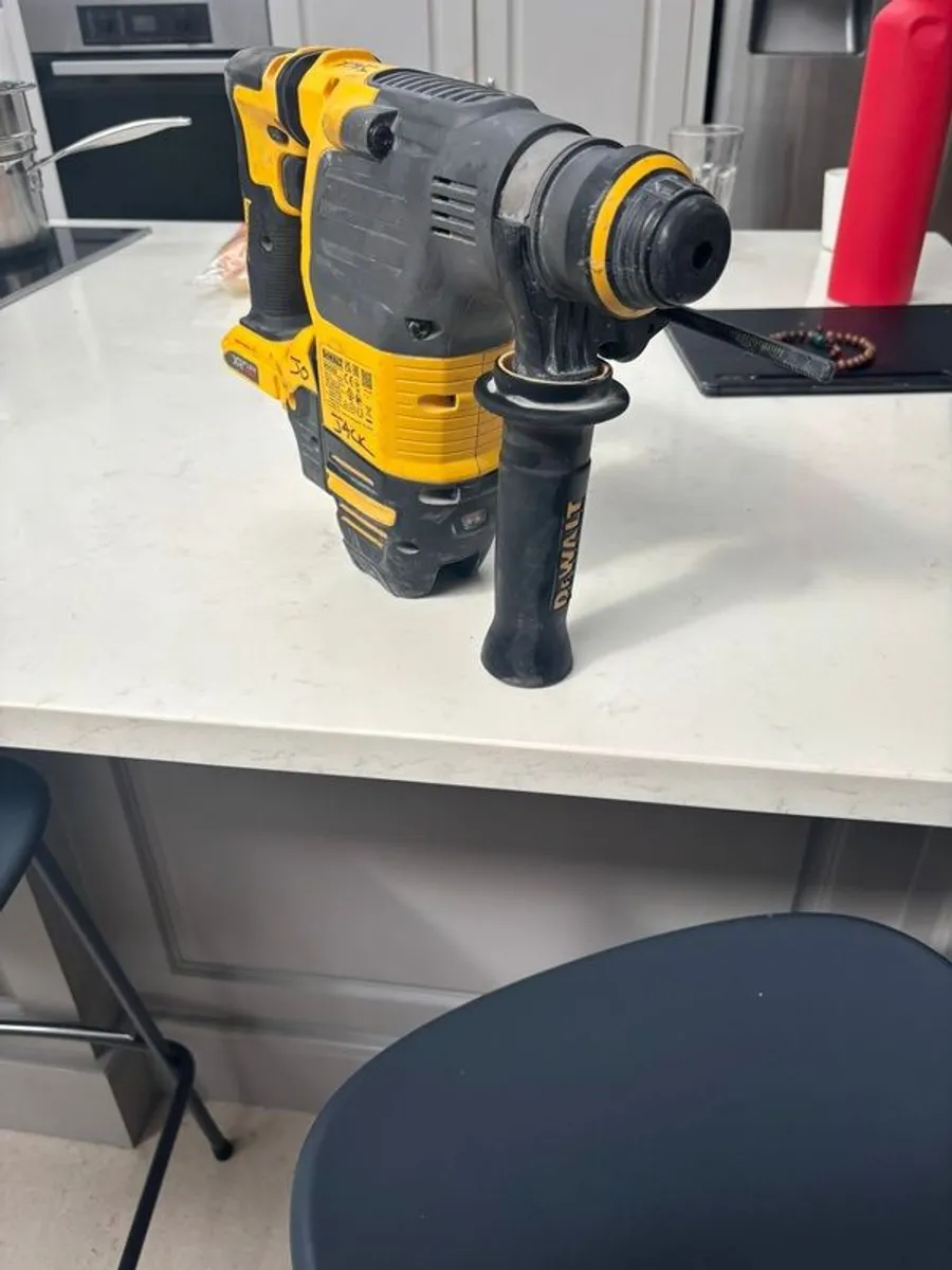 Dewalt Dch333nt Sds Drill - Image 1