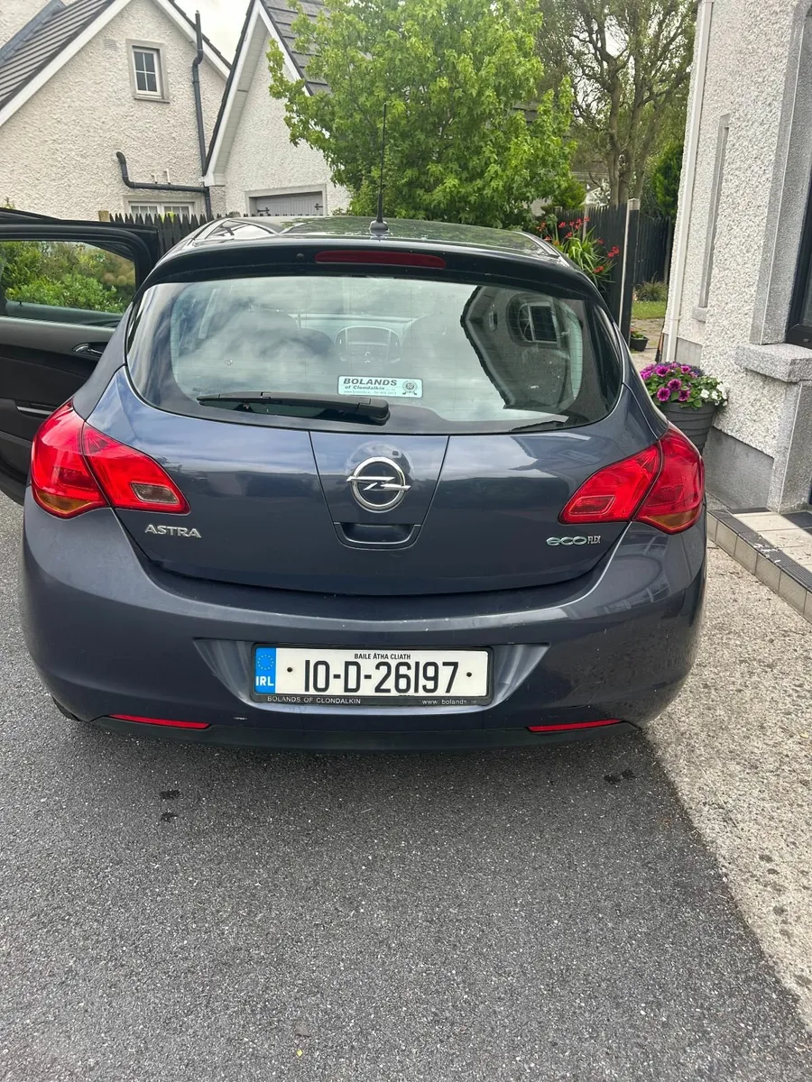 Opel Astra 2010 - Image 4