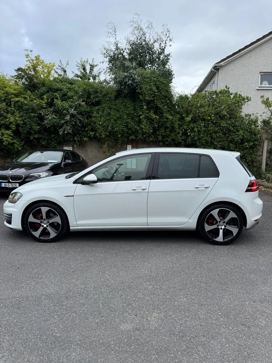 Volkswagen Golf GTI - Image 3