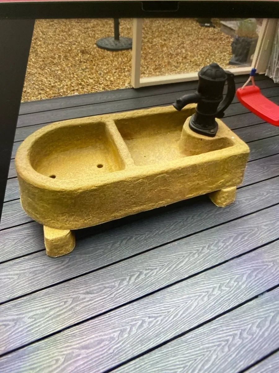 Garden fountain - Image 2