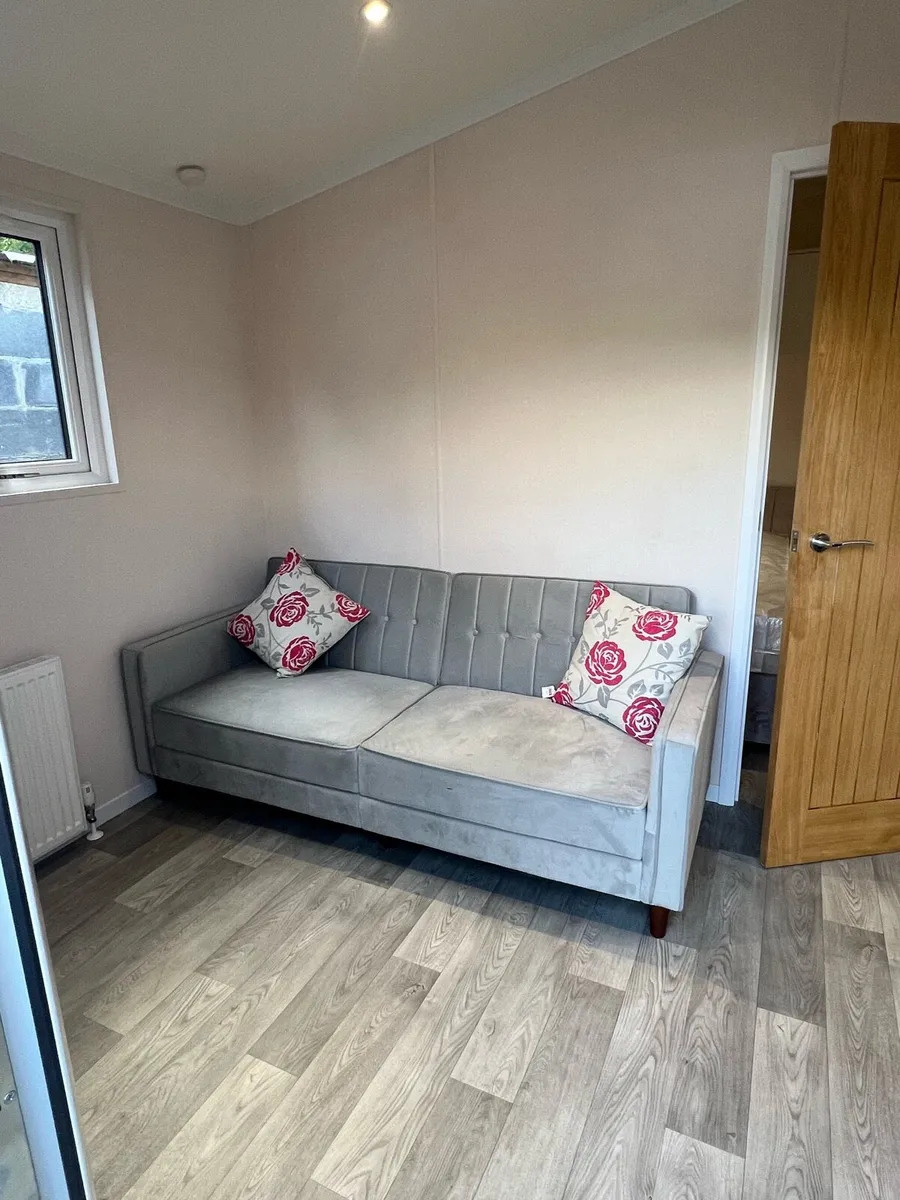 1 bed self contained 15 mins from newlands cross - Image 2