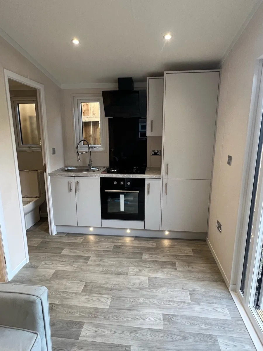 1 bed self contained 15 mins from newlands cross - Image 3