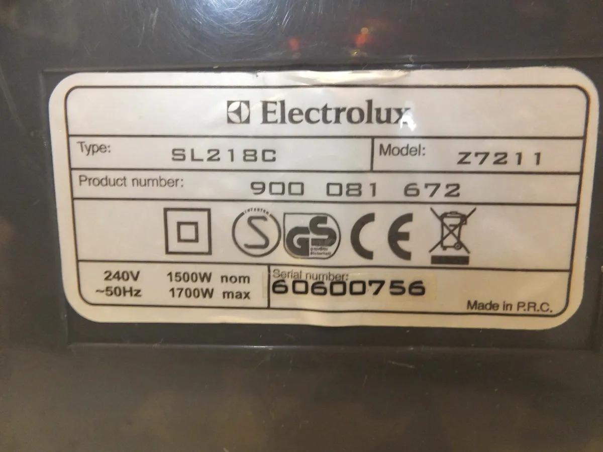 Electrolux vacuum cleaner - Image 4