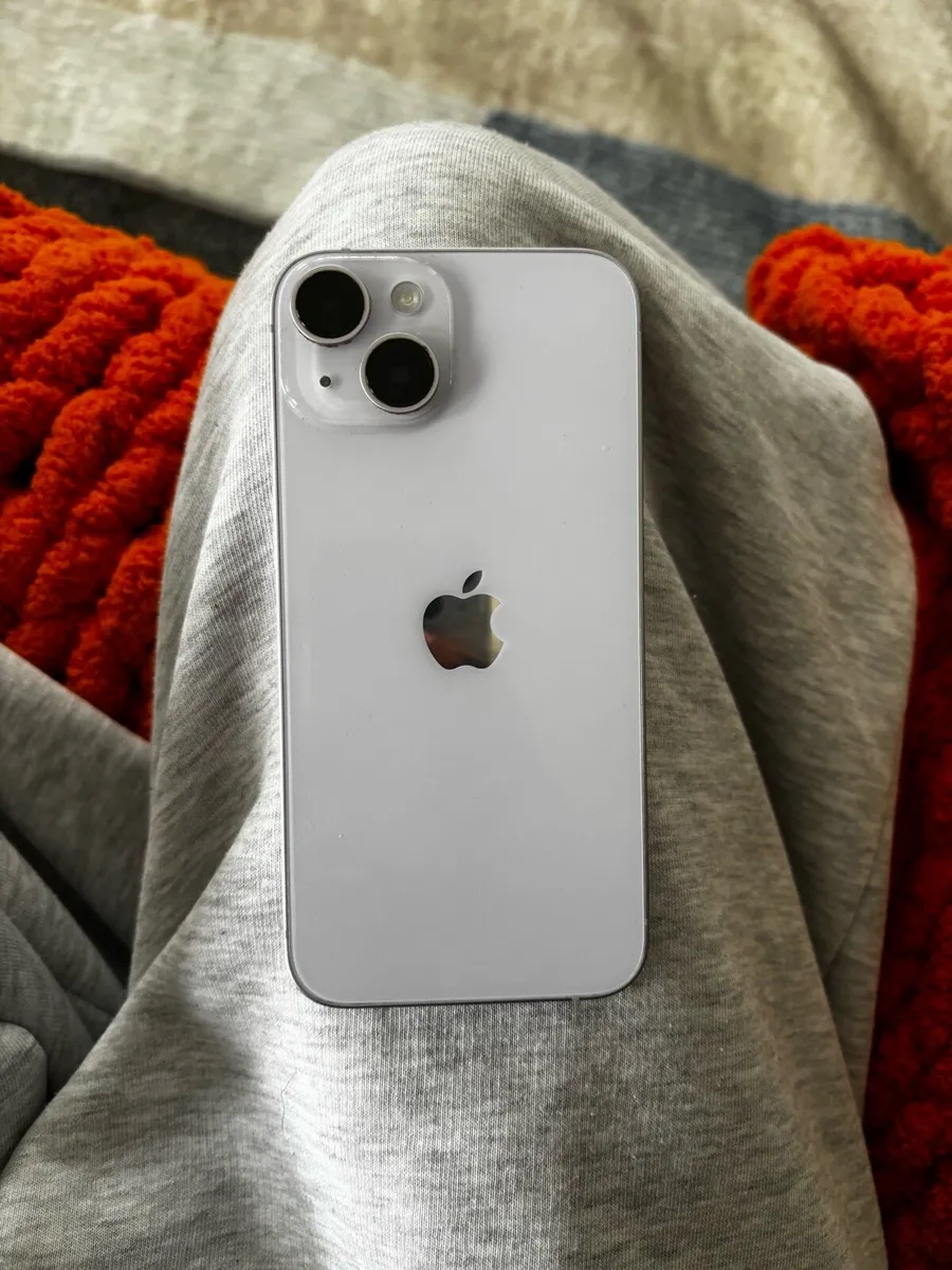 iPhone 14, 128GB Lilac - Image 3