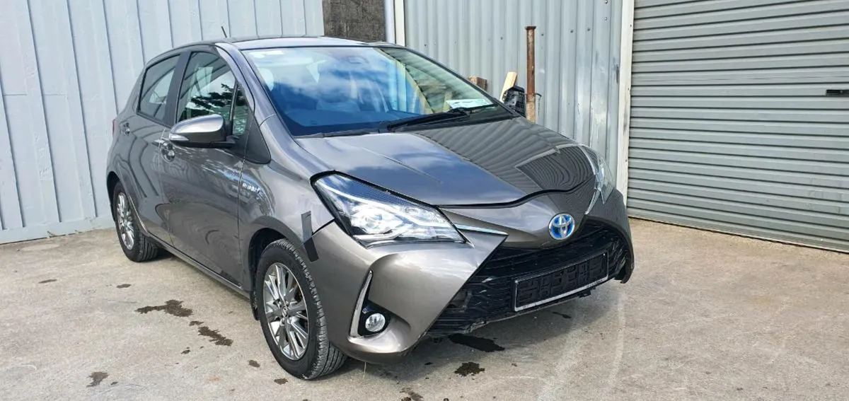191 TOYOTA YARIS HYBRID - Image 1