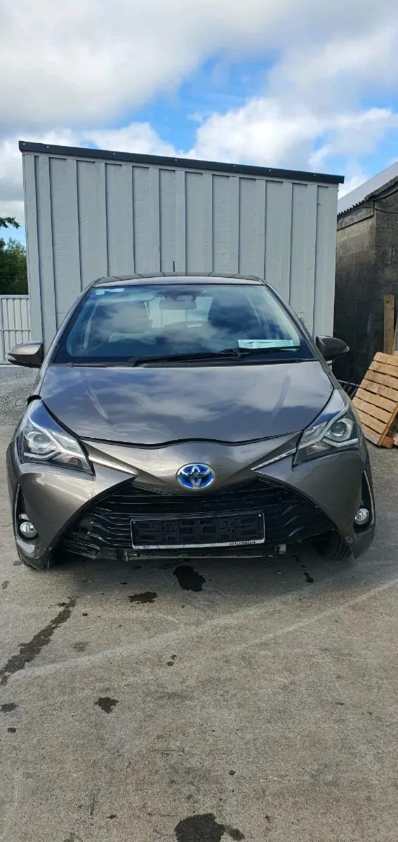 191 TOYOTA YARIS HYBRID - Image 2